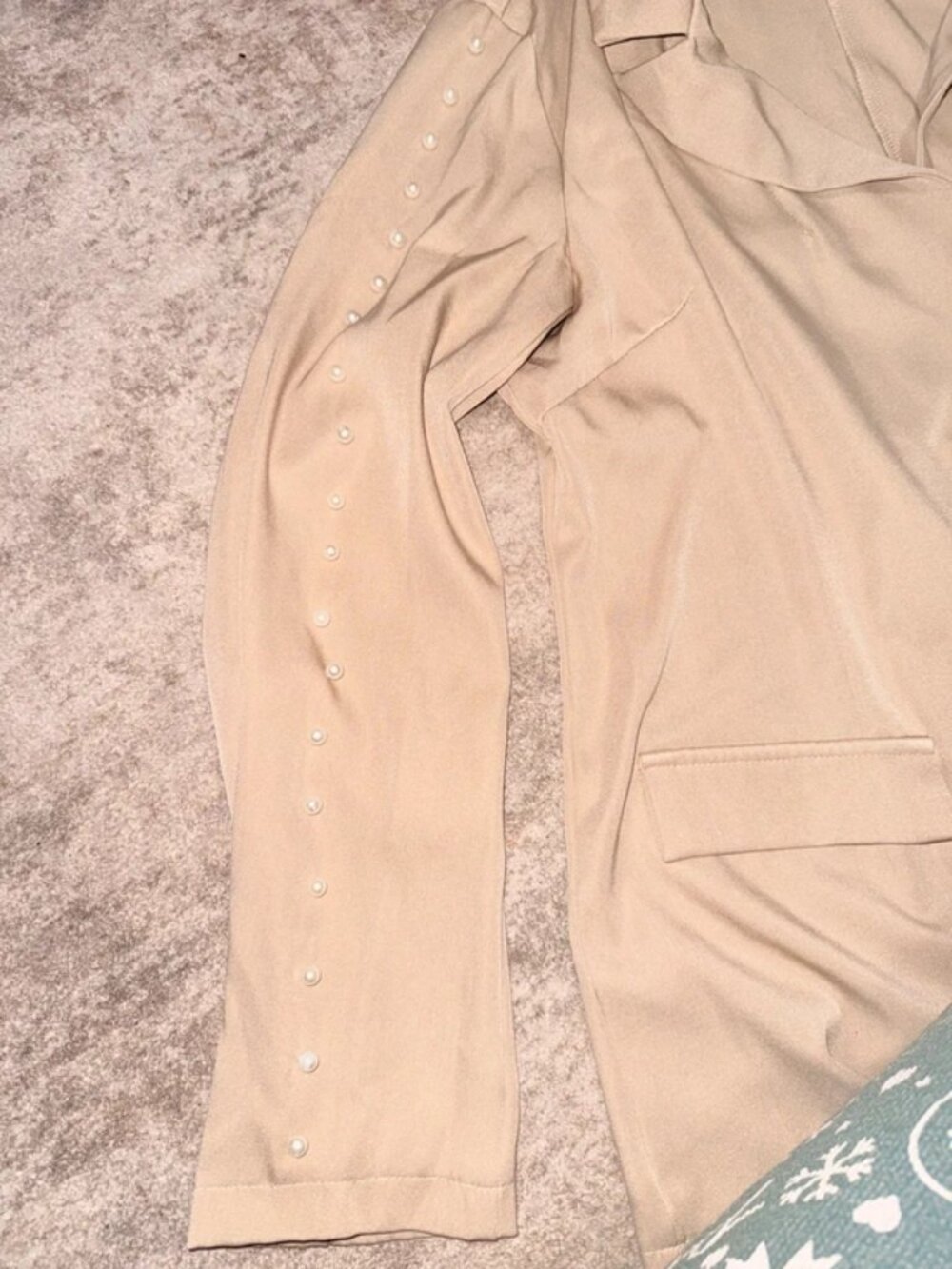 Blazer - Picture 2 of 4